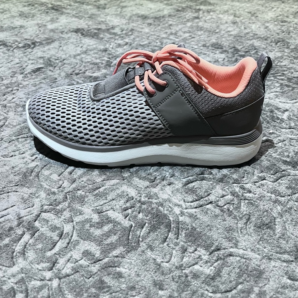 Vionic Coro Lace-Up Athletic Sneaker